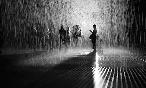 RainRoom_4762_DeliaKeller-484x292